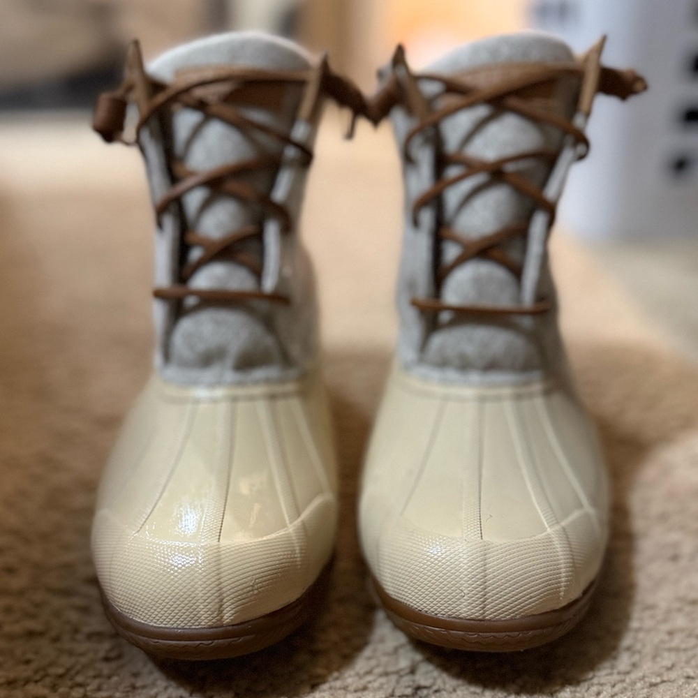 🍂Sperry Cream and Gray Lace-Up Boots🍂☔️ - Picture 4 of 9